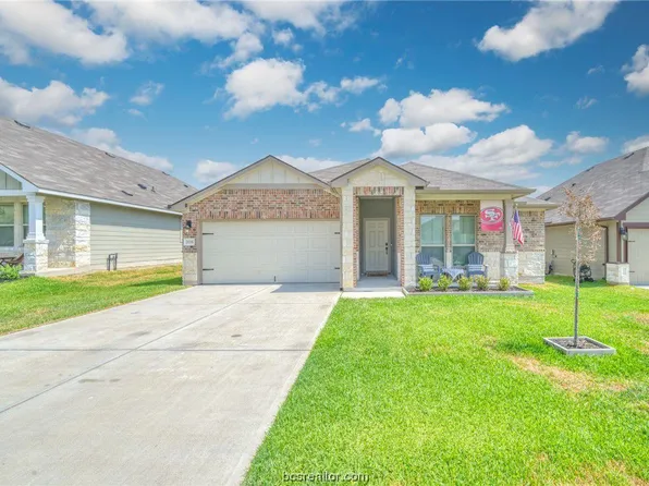 2036 Chief St, Bryan, TX 77807