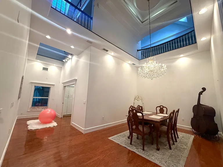 21033 Violet Rd — Photo 40