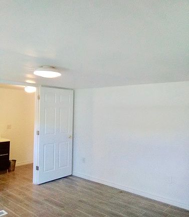 5th image of 225 Oak View Dr