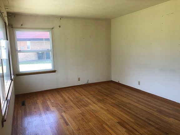 2nd image of 3415 Saint Johns Way