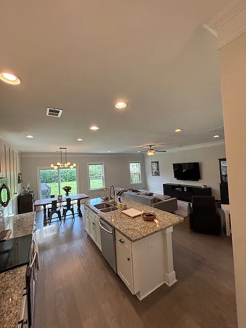 829 Jordan St — Photo 3