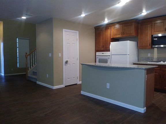 KITCHEN - VIEW 2