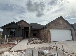 2803 Spector Dr, Bryan, TX 77808