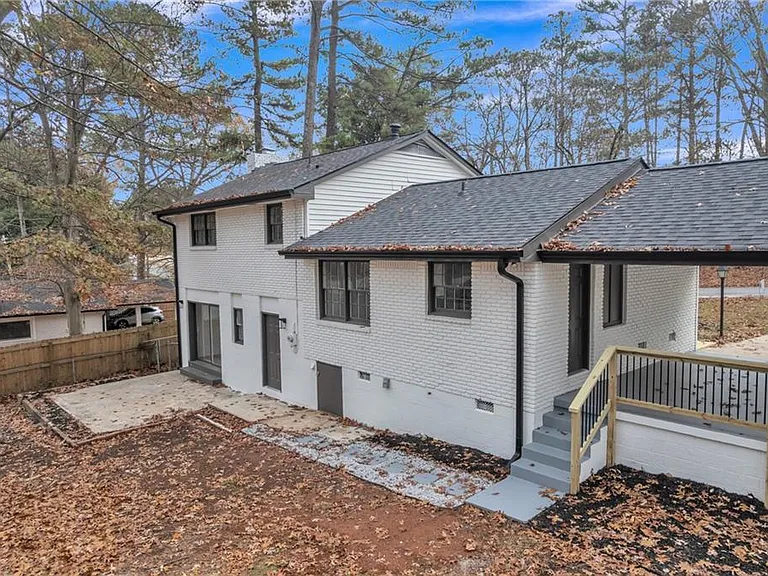 3296 Columbia Woods Dr — Photo 47