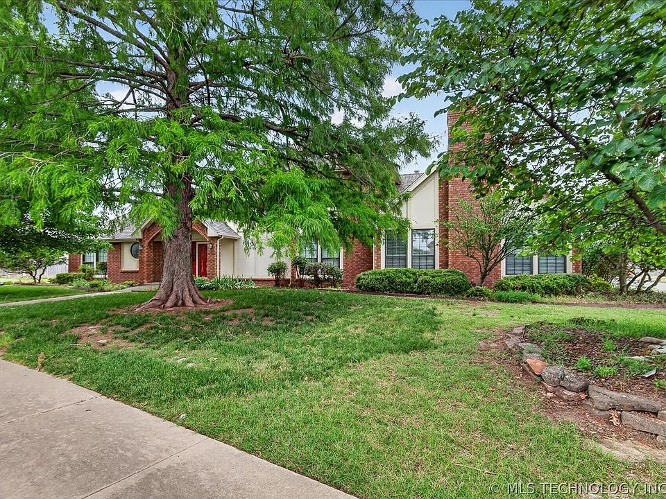 1st image of 3116 Camelot Dr