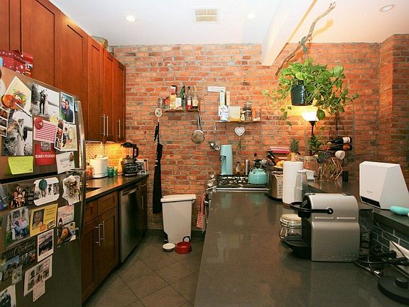 4th image of 460 Bergen St APT 3