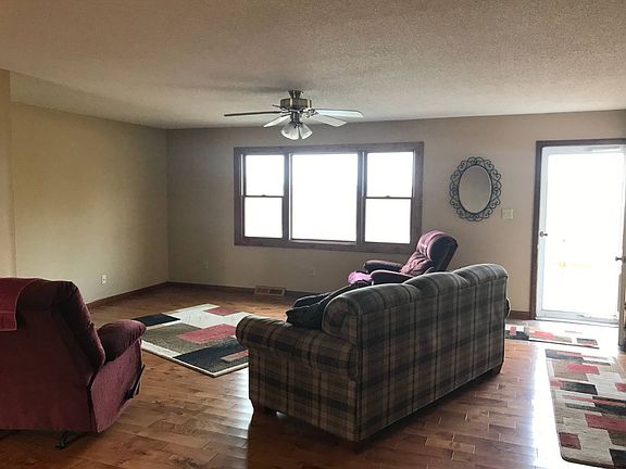 3rd image of 315 W Apple St