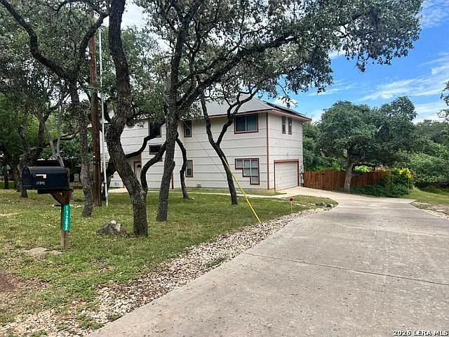 4 bed, 2.5 bath, 1839 sqft, $2,495 — Photo 3