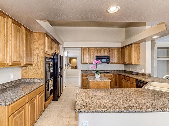 4th image of 4529 E White Feather Ln
