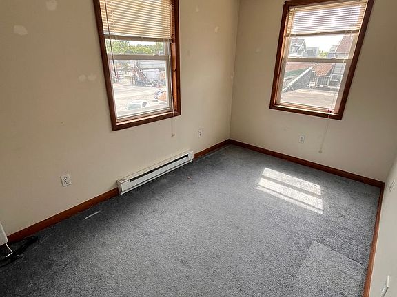 2nd image of 315 Bridge St APT 4