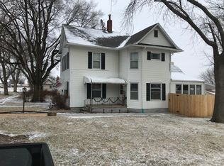 17 Lincoln St SE, Bondurant, IA 50035