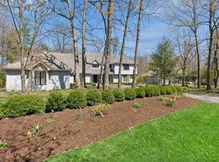 55 Trowbridge Cir, Lake Bluff, IL 60044