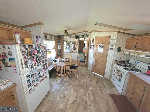 5th image of 207 N Lake Dr