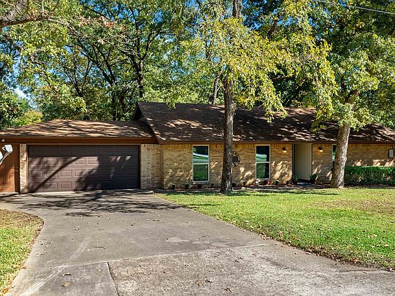 2nd image of 212 Channelview Dr