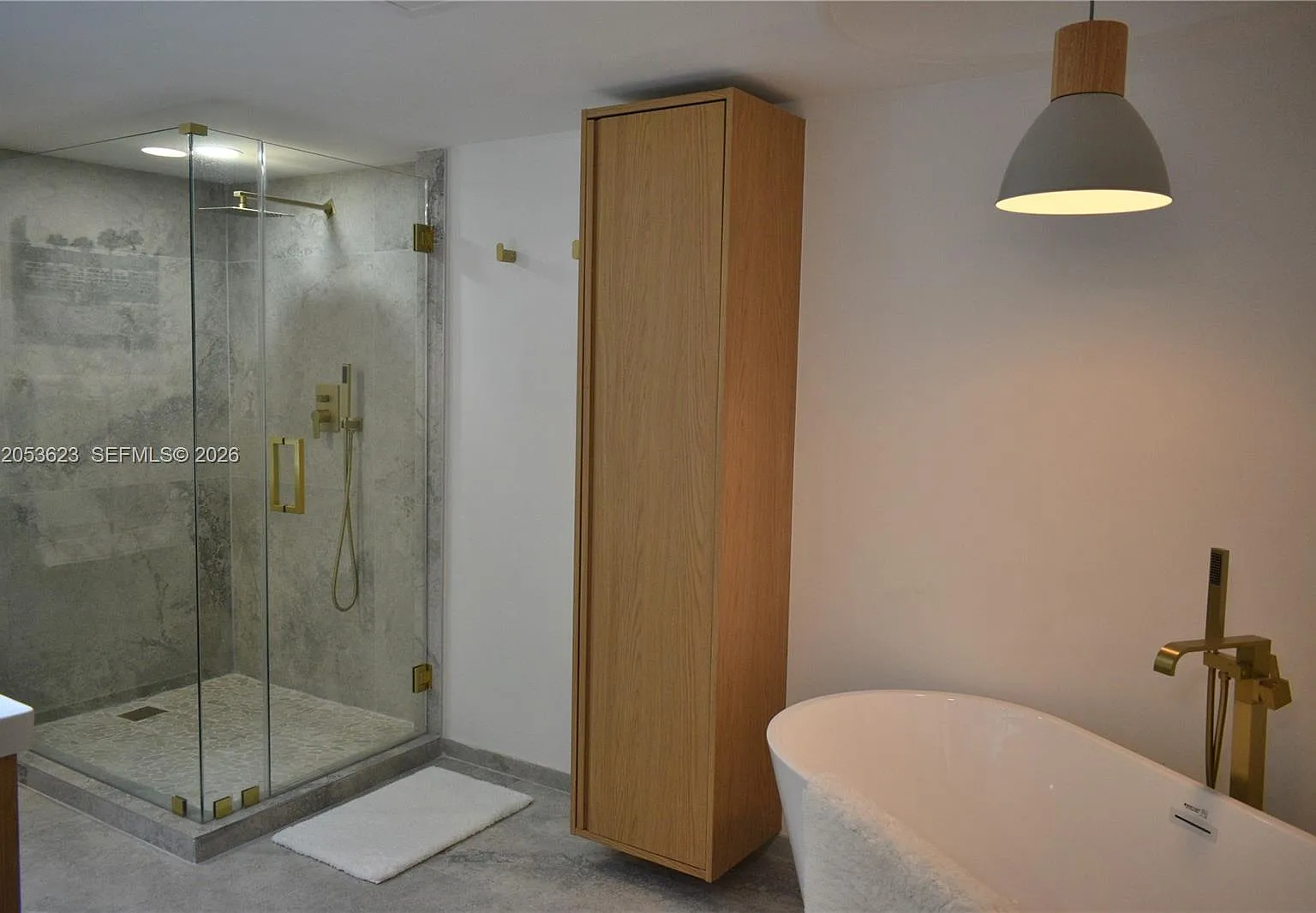 Prince George Arms Condo — Photo 3