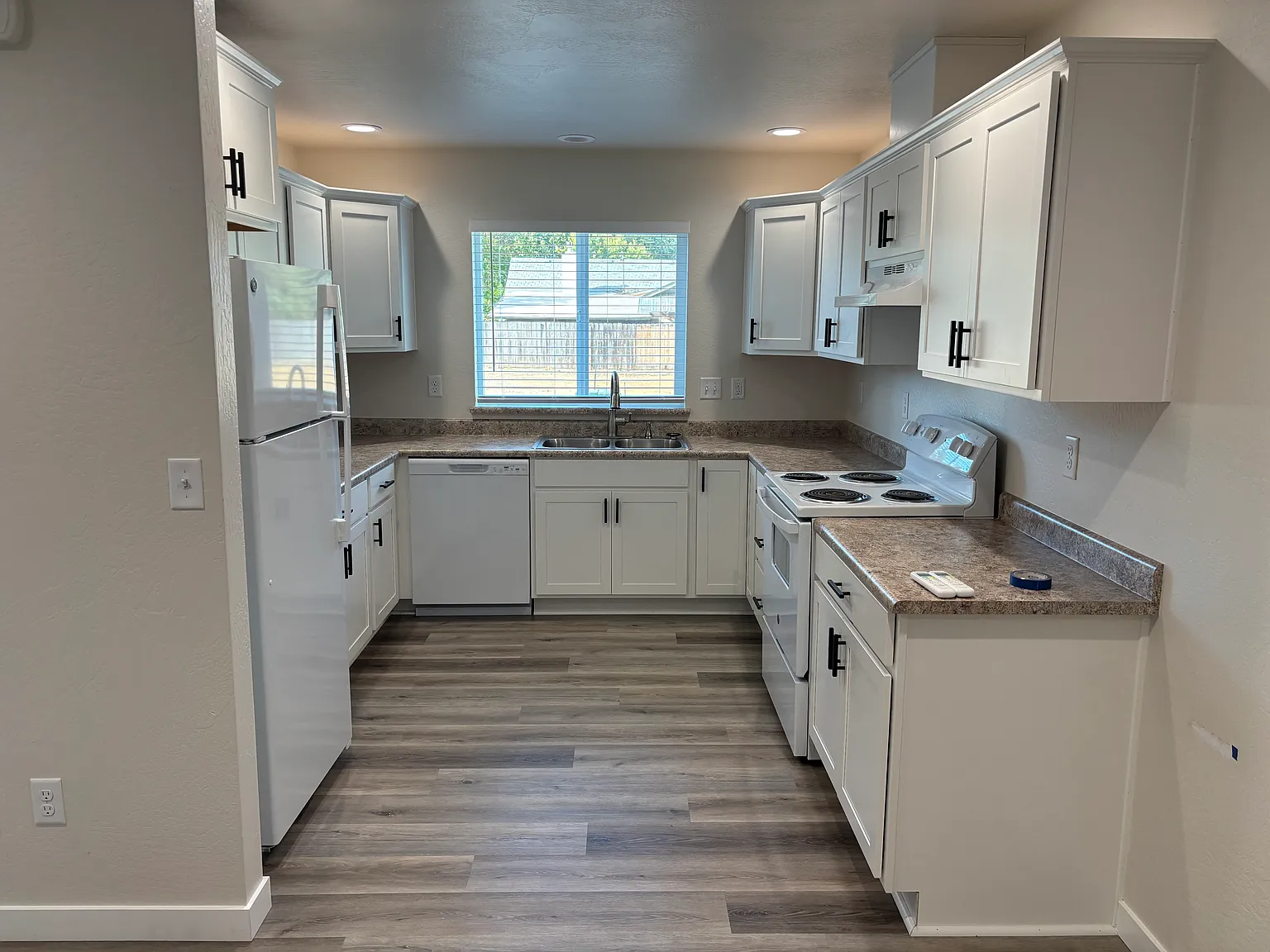 2 bed, 875 sqft, $1,650 — Photo 4