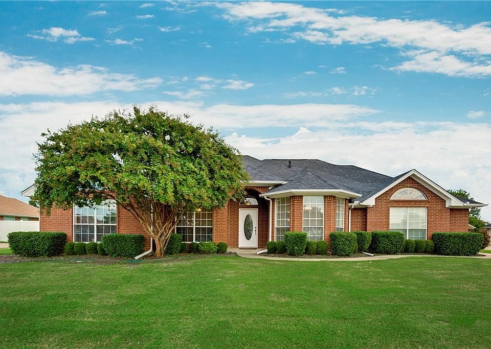 1st image of 404 Augusta Cir