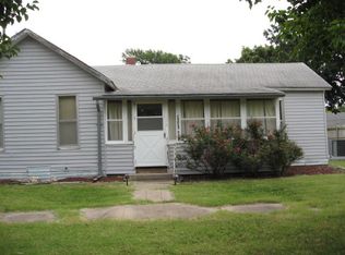 806 N Oak St, Eureka, KS 67045