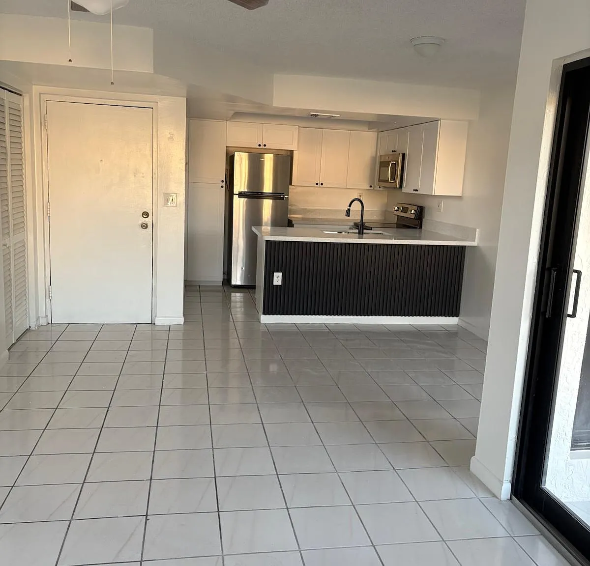 2 bed, 1012 sqft, $2,400 — Photo 4
