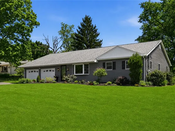 111 Park Dr, Valencia, PA 16059