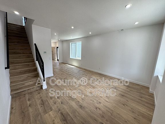 2nd image of 2512 1/2 W Bijou St