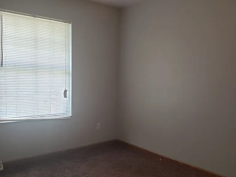 105 Creekside Ct — Photo 5