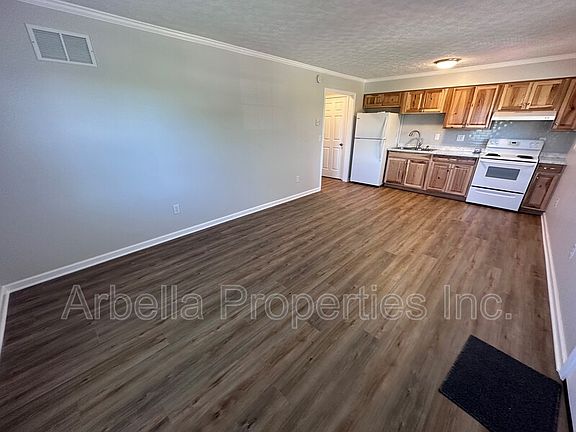 4th image of 268 Brookside Dr APT 3