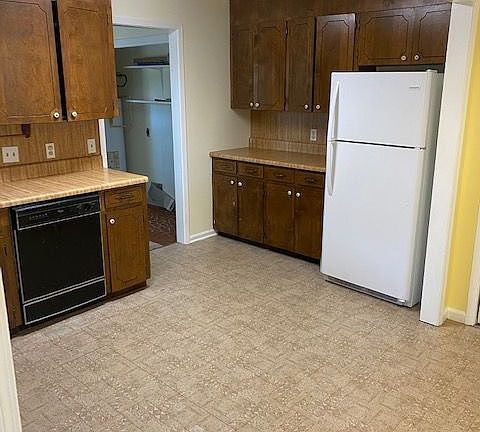 5th image of 25 Gibson Dr