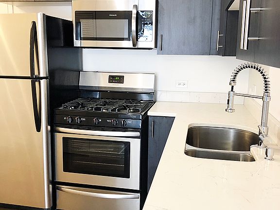 3rd image of 630 W Lake St #630-406