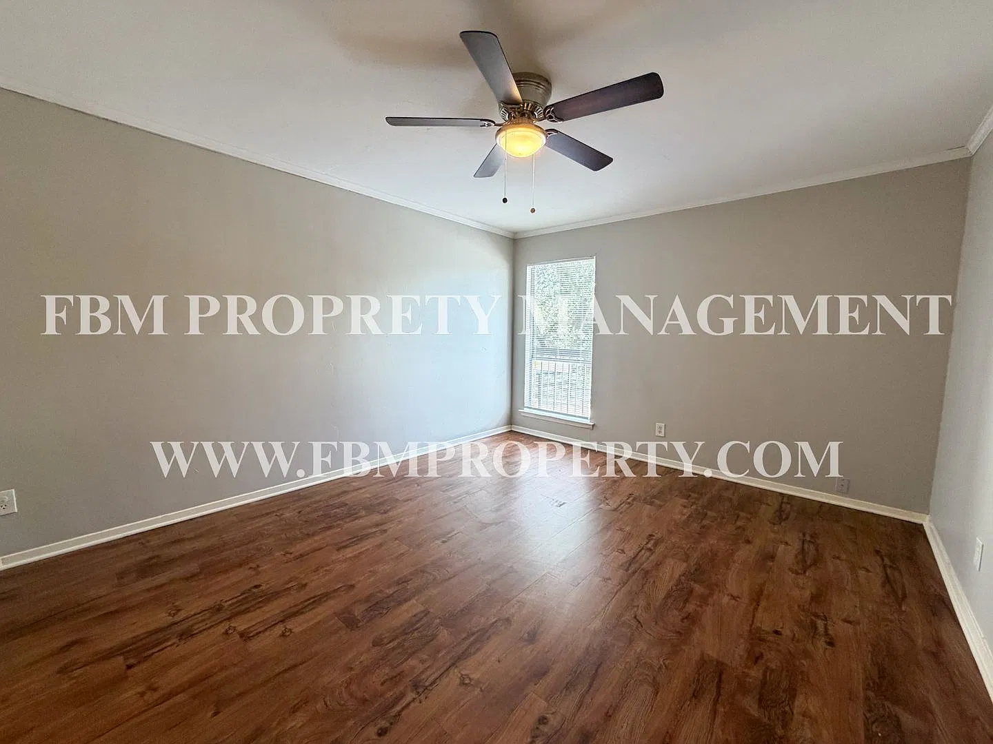 407 N Preston St, Unit B2 - Cozy 2 Bedroom, 2 Bathroom Apartment in Ennis, TX! — Photo 4