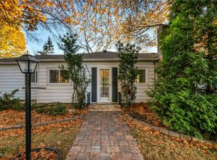 5951 Rockport Ln, Fairview Park, OH 44126