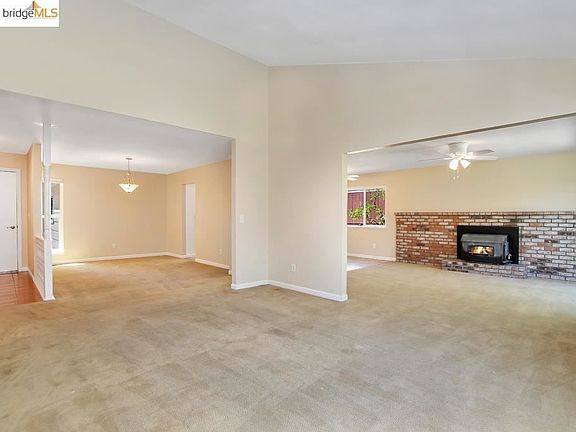 5th image of 2400 Alderwood Dr