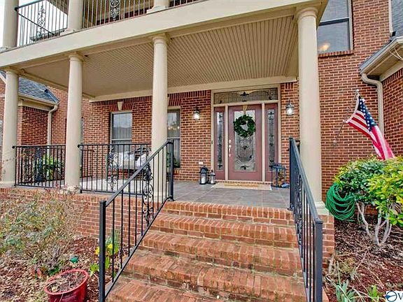 3rd image of 2513 Woodhurst Dr SE