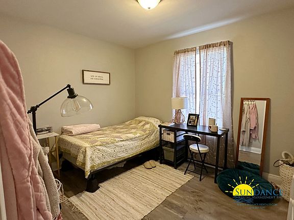 5th image of 909A E Johnson Ave