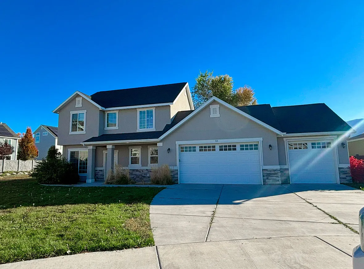 3 bed, 2.5 bath, 1802 sqft, $2,300 — Photo 2