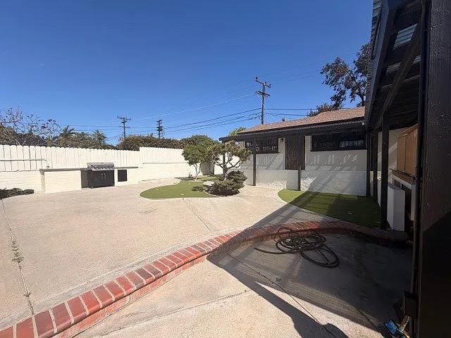 2117 E Division St — Photo 10