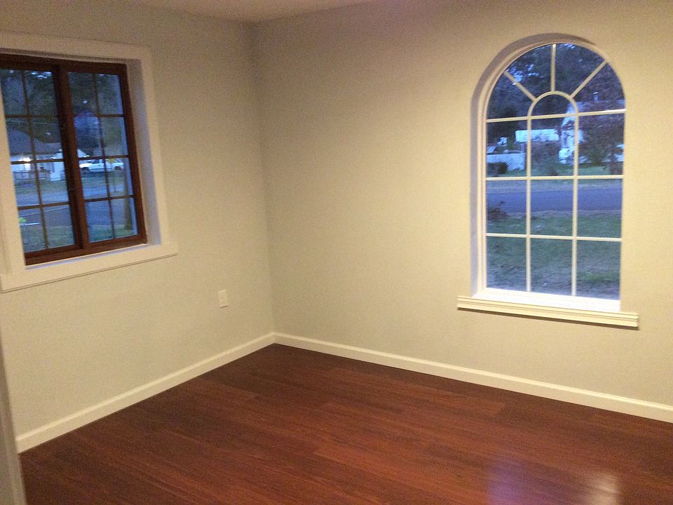 1st image of 120 Chippewa Trl