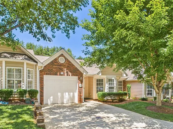 9 Whitdale Point, Greensboro, NC 27455