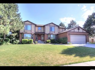 2285 W Williamsburg Cir, West Jordan, UT 84088