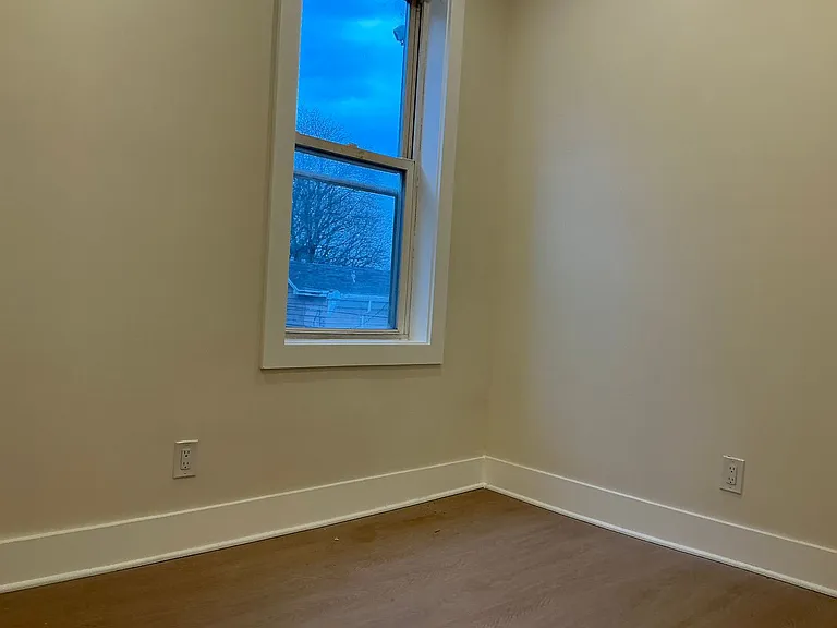 51 Tyler St — Photo 10