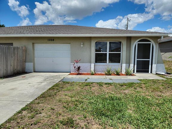 4th image of 1308 NE 8th Pl