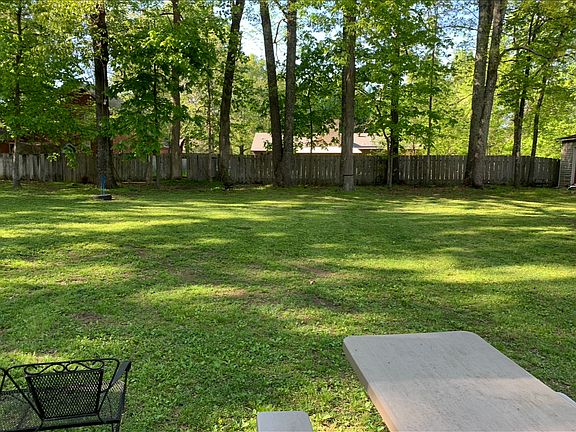 2nd image of 1535 London Dr
