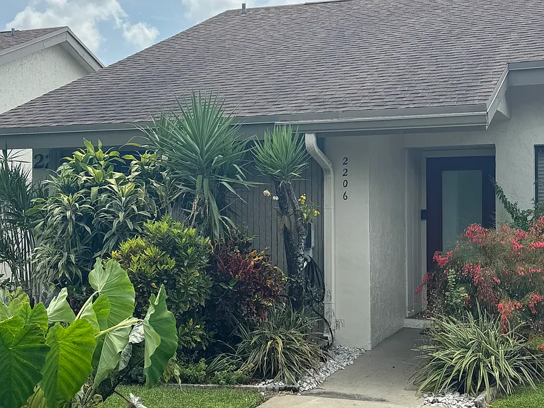 3054 S Oakland Forest Dr #2206 — Photo 1