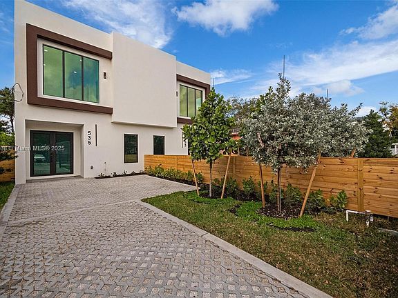 3rd image of 533 NW 52nd St #533