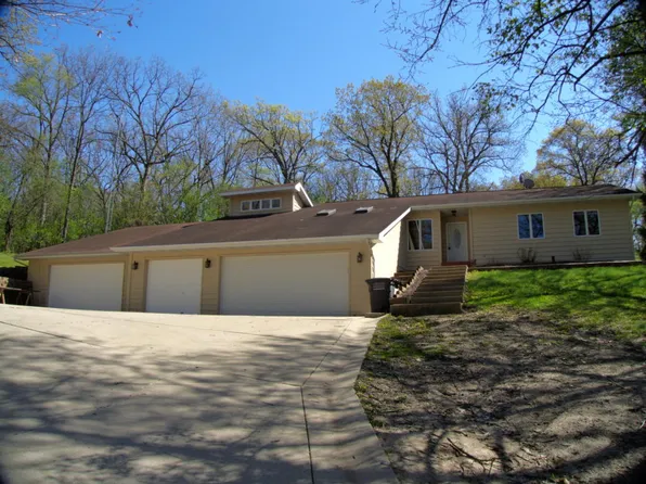 N7180 Sylvan Ln, Elkhorn, WI 53121