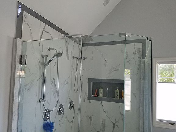 6.5' X 4.5' shower 3heads