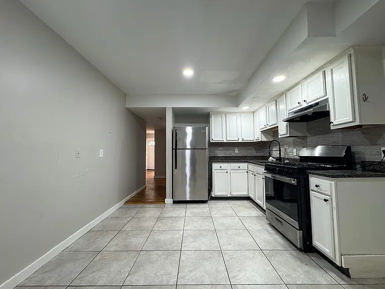 76A11 Sherman Ave #11 — Photo 5