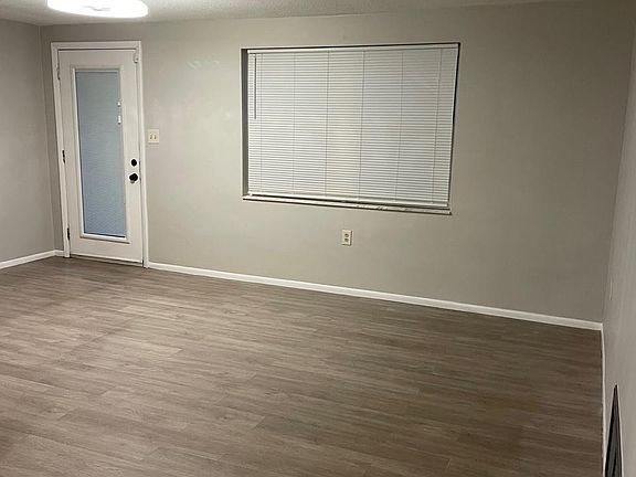 5th image of 3317 Salisbury Dr