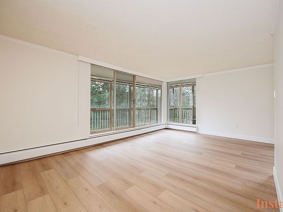 4th image of 2020 Fullerton Ave #1102