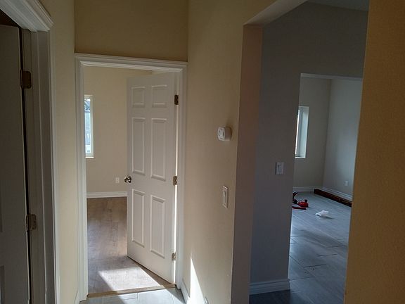 3rd image of 881 N G St #881